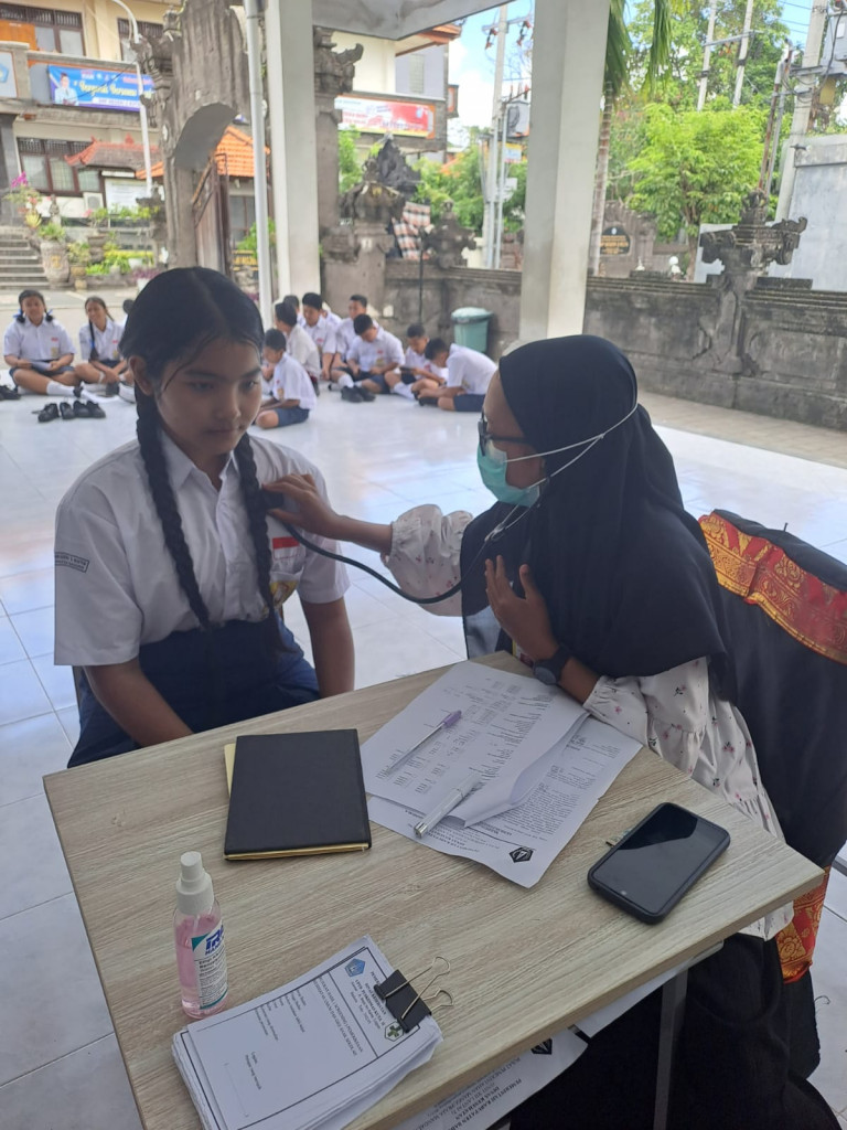 Pelaksanaan  Bulan Imunisasi Anak Sekolah